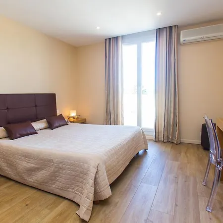 Cesario ホテル 3*