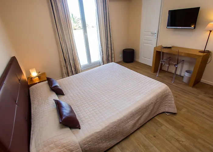 Hotel Cesario Calvi (Corsica)